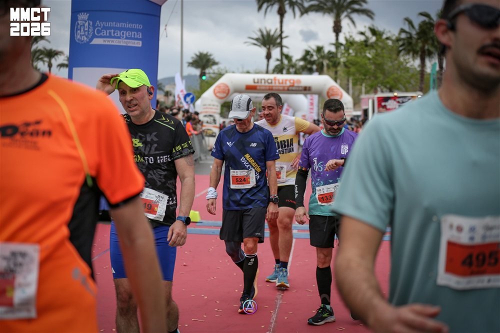 Corredores en la línea de meta de la Media Maratón Ciudad de Cartagena 2026