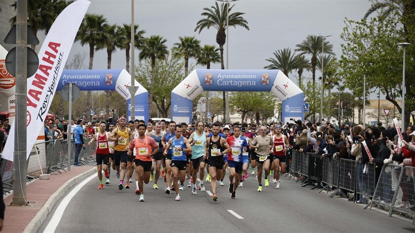 Salida masiva de la Media Maratón de Cartagena 2026